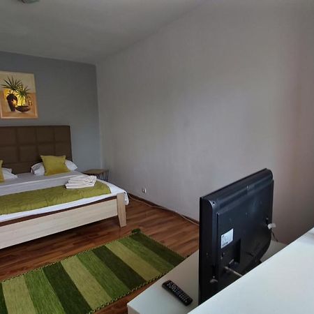 Magic Studio Hunedoara Apartamento Exterior foto